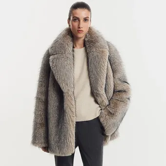 10 модных шуб, как у Ирины Шейк (у нее, кстати, от российского бренда!)