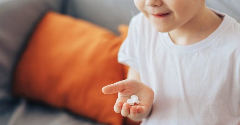 Не только взрослые: откуда берутся дети с ВИЧ