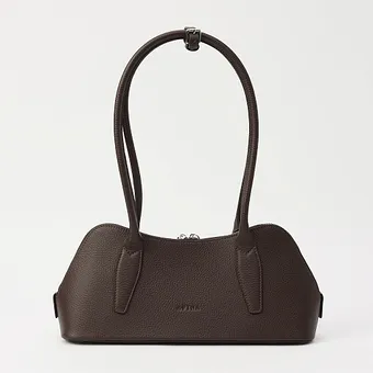 Самый короткий путь к сердцу – сумка с длинной ручкой: 10 моделей, которые стоит купить сейчас