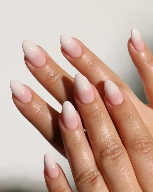 Весенний маникюр с цветами сакуры: 8 идей для вдохновения Весенний маникюр с цветами сакуры: 8 идей для вдохновения