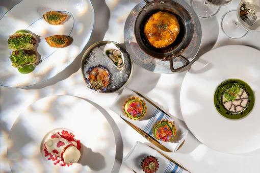 Где отметить День всех влюбленных: рестораны Москвы, Санкт-Петербурга и Дубая