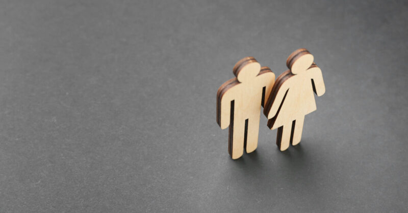 «Мужчина должен обеспечивать»: как устаревшие гендерные роли влияют на финансовую свободу женщин