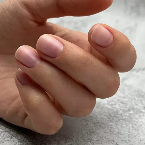 «Голые ногти»: что должен включать маникюр без покрытия по мнению звездного нейл-дизайнера «Голые ногти»: что должен включать маникюр без покрытия по мнению звездного нейл-дизайнера