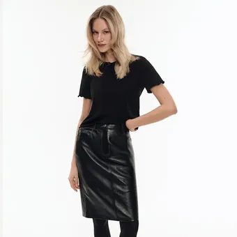 Зимой модные девушки носят именно эти юбки – проверь себя