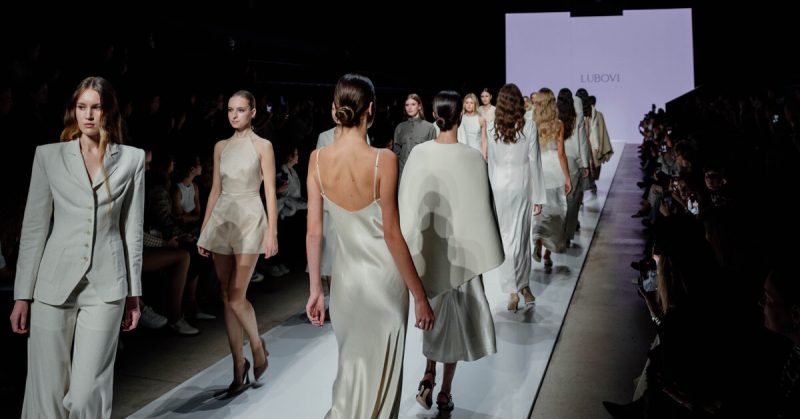 Заверните, пожалуйста, всё: гид вирусным брендам Московской недели моды Заверните, пожалуйста, всё: гид вирусным брендам Московской недели моды