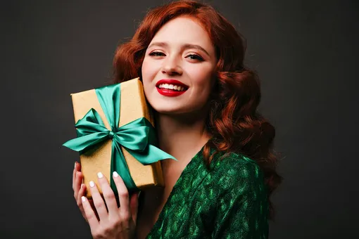 Новогодний бьюти-дайджест VOICE: какими новостями из мира красоты нам запомнился декабрь