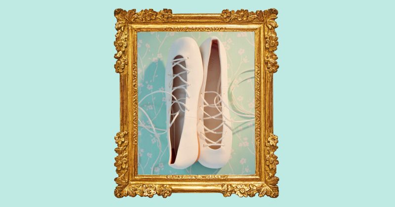 Балетки со шнуровкой: так выглядит самая модная обувь лета 2026