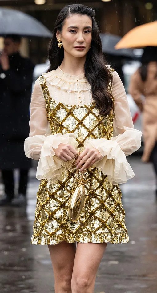 В чем встречать Новый год-2026: 5 основных цветов, которые задобрят Огненную Лошадь