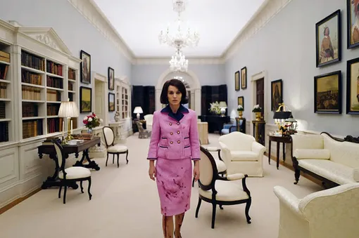 «Пусть видят»: почему Жаклин Кеннеди не стирала окровавленный костюм Chanel
