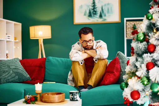 Елка живая, а я не совсем: как мужчины переживают подготовку к Новому году