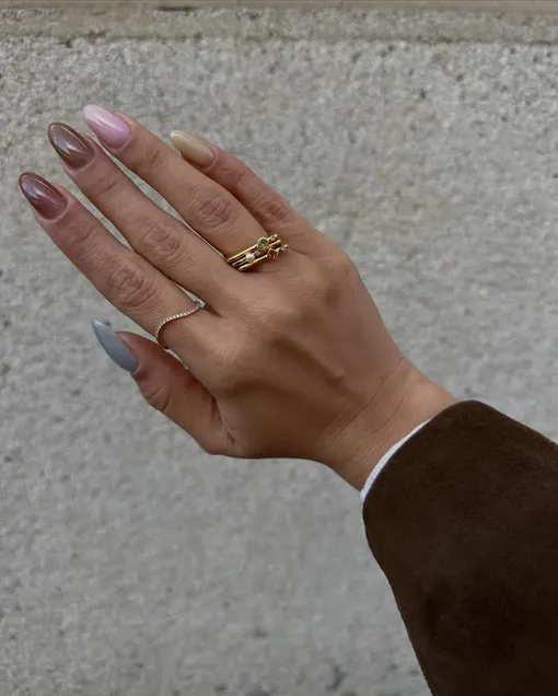 Пятна акварели: 10 самых стильных и романтичных дизайнов маникюра в пастельных тонах весны-2026