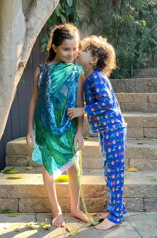 Говорит, что в прошлой жизни был Гуччи: как 9-летний дизайнер открыл модный дом и успел сделать домашку