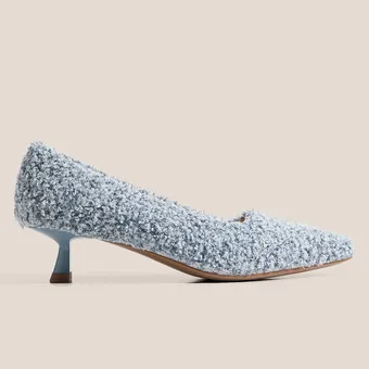 Cливочный желтый, подвинься: ледяной голубой – самый модный оттенок сезона Cливочный желтый, подвинься: ледяной голубой – самый модный оттенок сезона