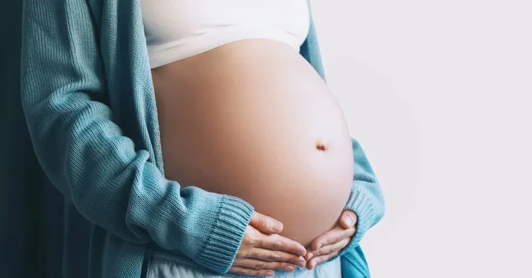 Ученые доказали, что ранняя беременность снижает риск развития рака груди