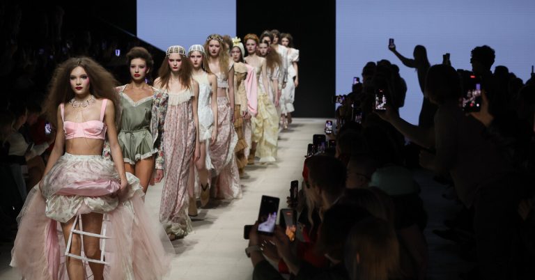Тренды весны-2026 – прямо с подиума Московской недели моды