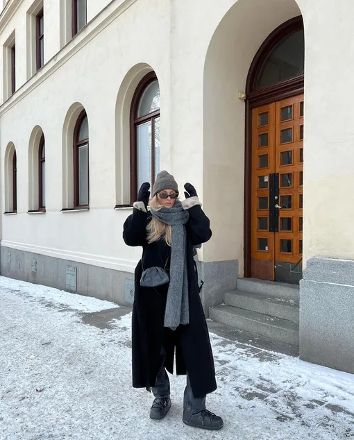 Какую обувь носить под широкие джинсы