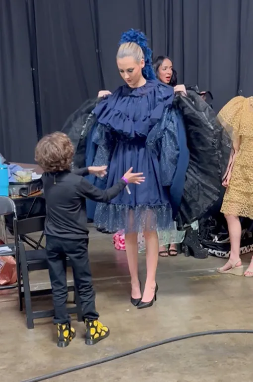 Говорит, что в прошлой жизни был Гуччи: как 9-летний дизайнер открыл модный дом и успел сделать домашку