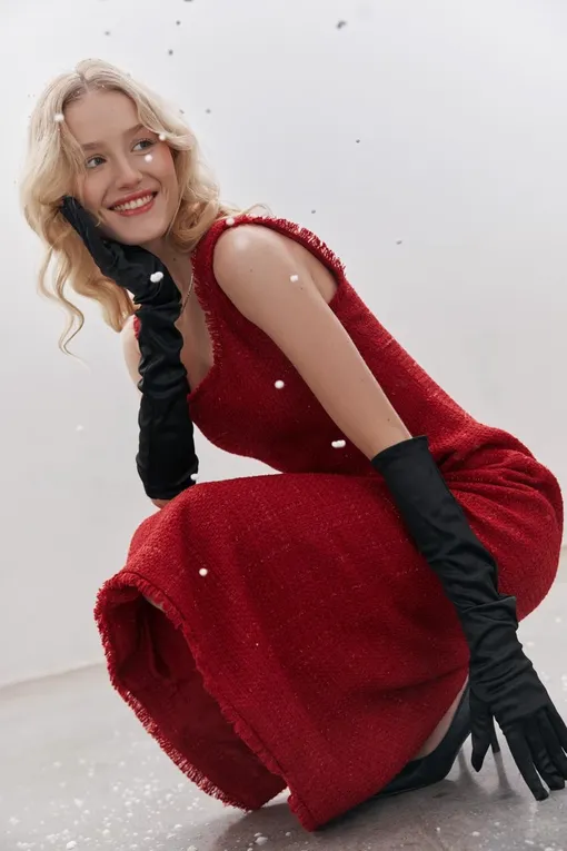 Первый фэшн-дайджест декабря: в чем пойти на корпоратив, идеи новогодних подарков и модное вдохновение