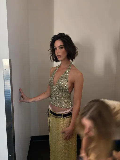 Трендовый боб Мод Апатоу: как повторить «мятую» стрижку