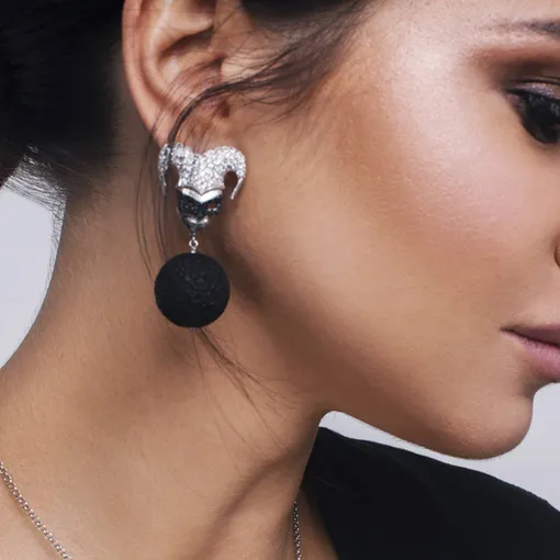 Первый фэшн-дайджест декабря: в чем пойти на корпоратив, идеи новогодних подарков и модное вдохновение