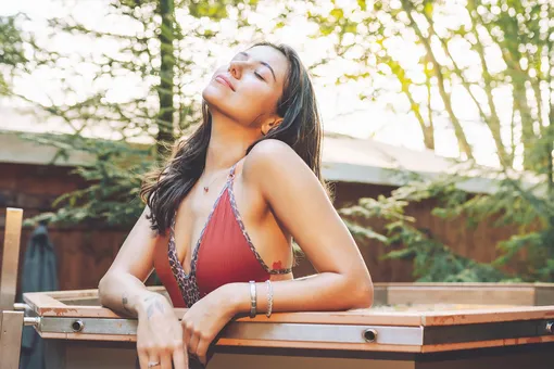 Как подготовить шею и декольте к весне: топ процедур Как подготовить шею и декольте к весне: топ процедур, которые дают результат